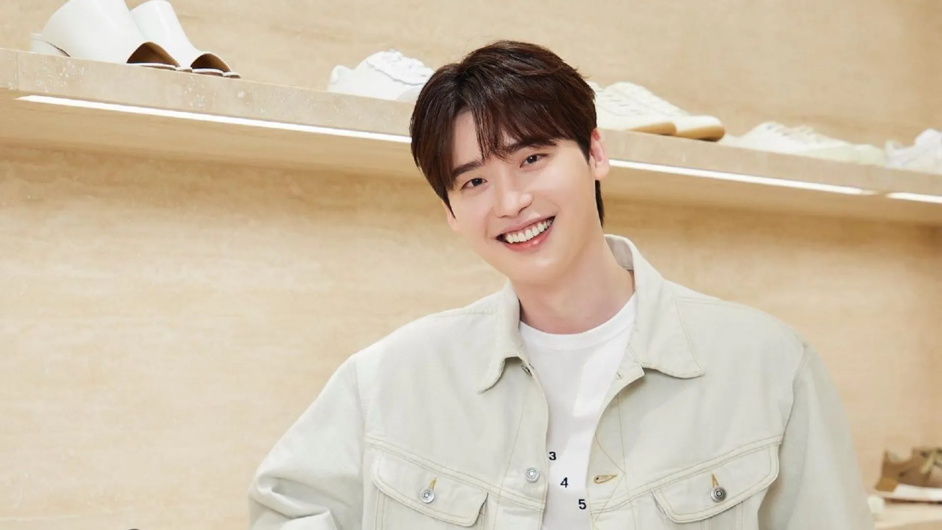 lee jong suk profile